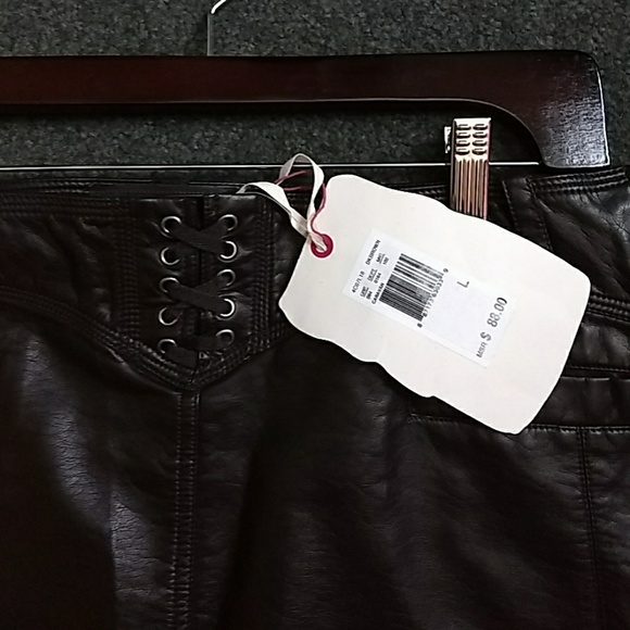 Chelsea and Violet Skirt - Picture 3 of 3